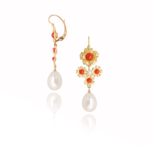 Designer: Thomas Hunt<br>Orecchini Fiori con Corallo Rosso e Perle