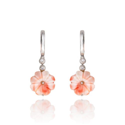 Orecchini Nature a Fiore Incisi in Corallo Rosa Pacifico “Deepsea” e Diamantini
