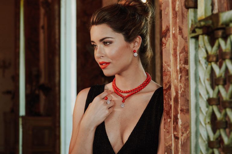 fiorenza-collana-orecchini-corallo-diamanti
