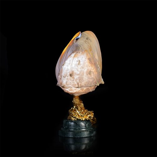 Raffigurazione su conchiglia della “Boheme”