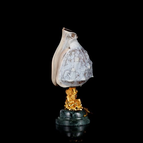 Raffigurazione su conchiglia della “Boheme”