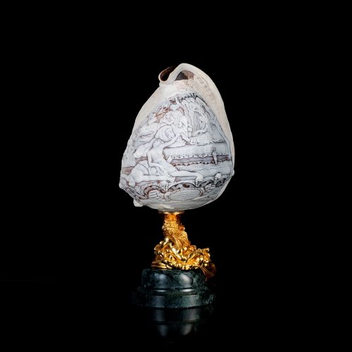 Raffigurazione su conchiglia di Antonio e Cleopatra al teatro egizio