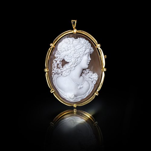 Cammeo raffigurante volto femminile – By Nocereto