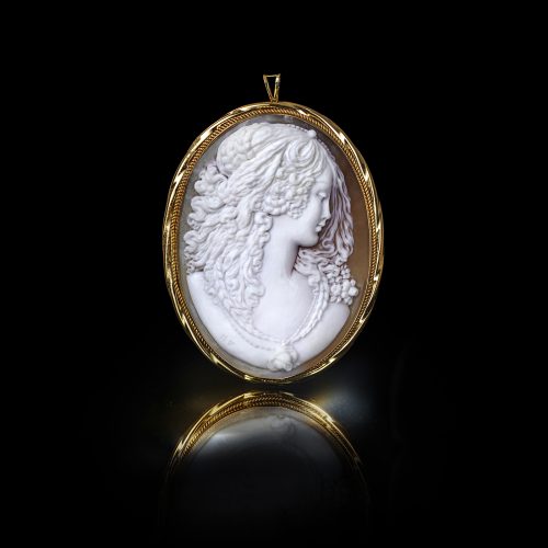 Cammeo raffigurante volto femminile – By Nocereto